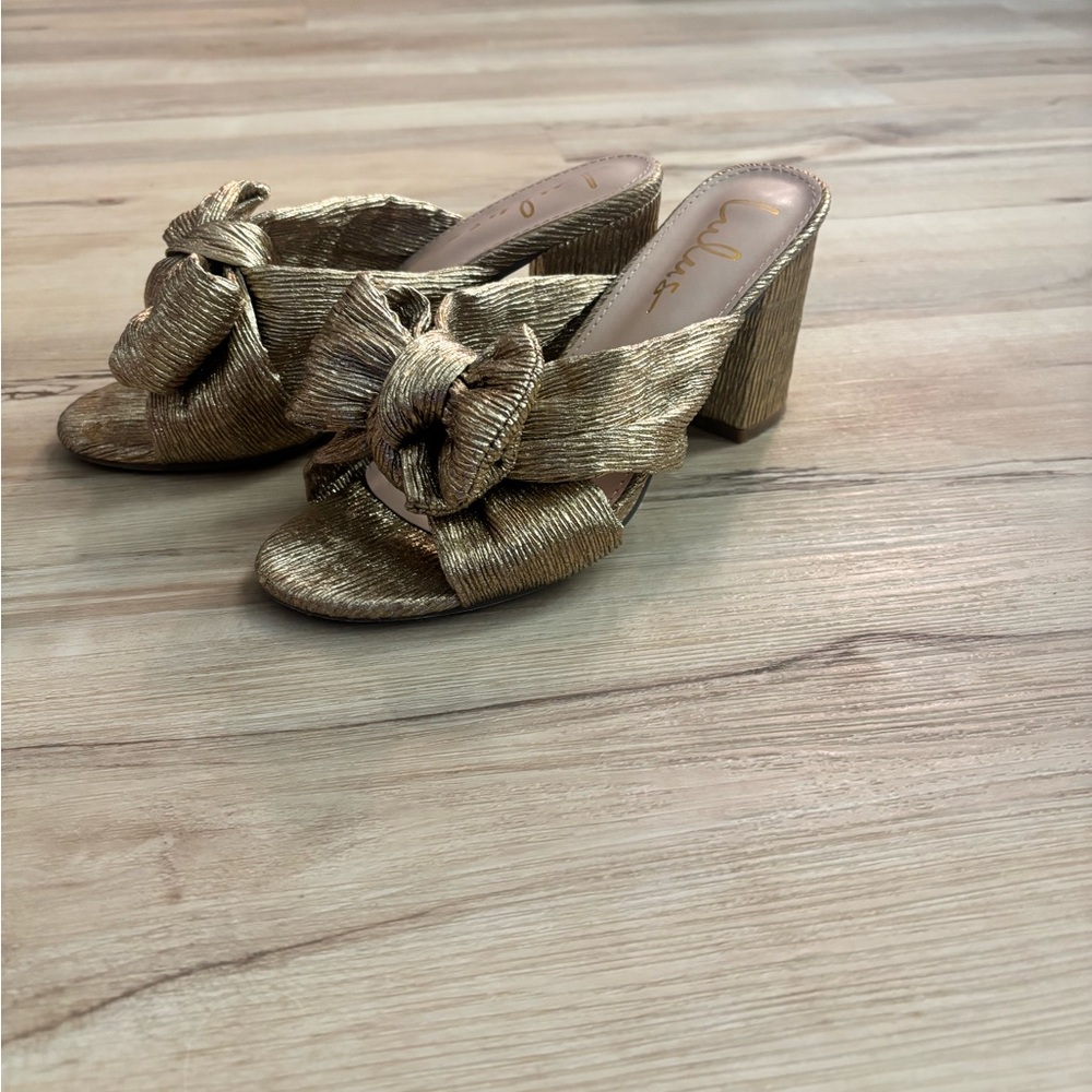 Gold Bow Women's Heels - Picture 2 of 7